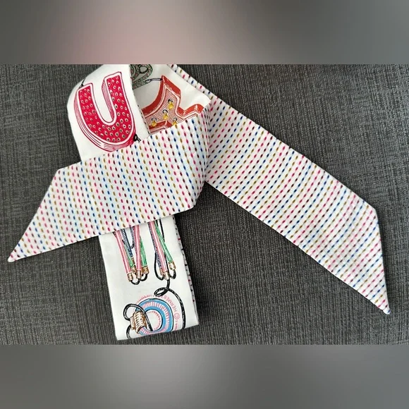 Hermes’ Twillie with Box and Tag - Picture 3 of 6